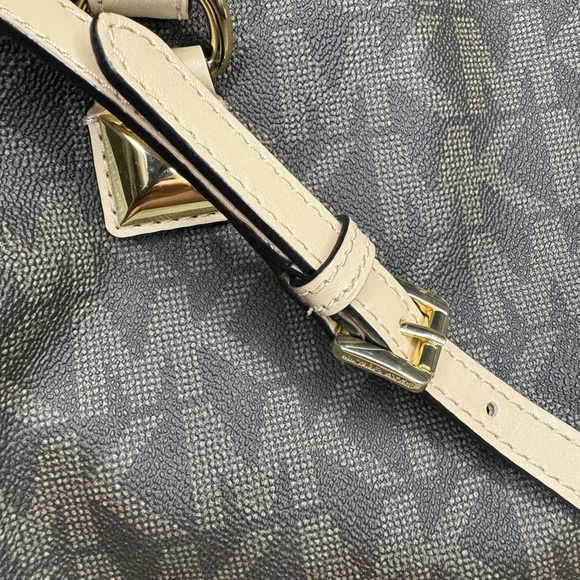 Michael Kors Speedy MK Signature Monogram Logo Satchel Bag with adjustable strap - Picture 4 of 16